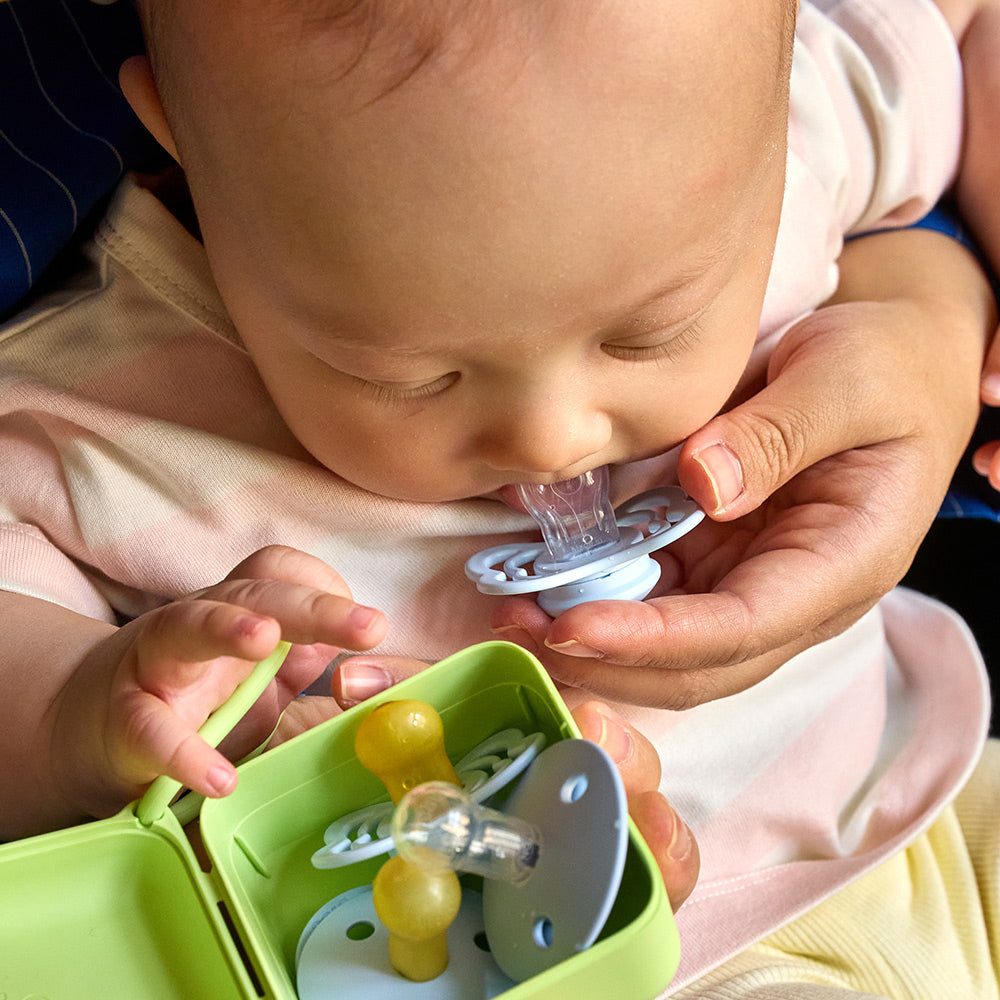 Supreme 雙扁型矽膠安撫奶嘴-鐵灰/寶貝藍(2入組)