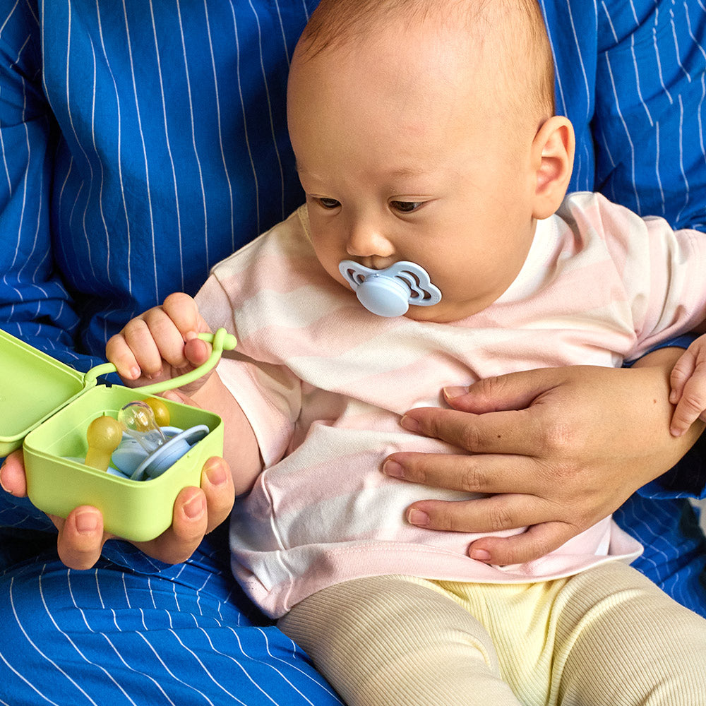 Supreme 雙扁型矽膠安撫奶嘴-鐵灰/寶貝藍(2入組)